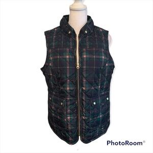 Crown & Ivy Women's Plaid Quilted Vest Size M Navy Green Red‎ Puffer Sleeveless